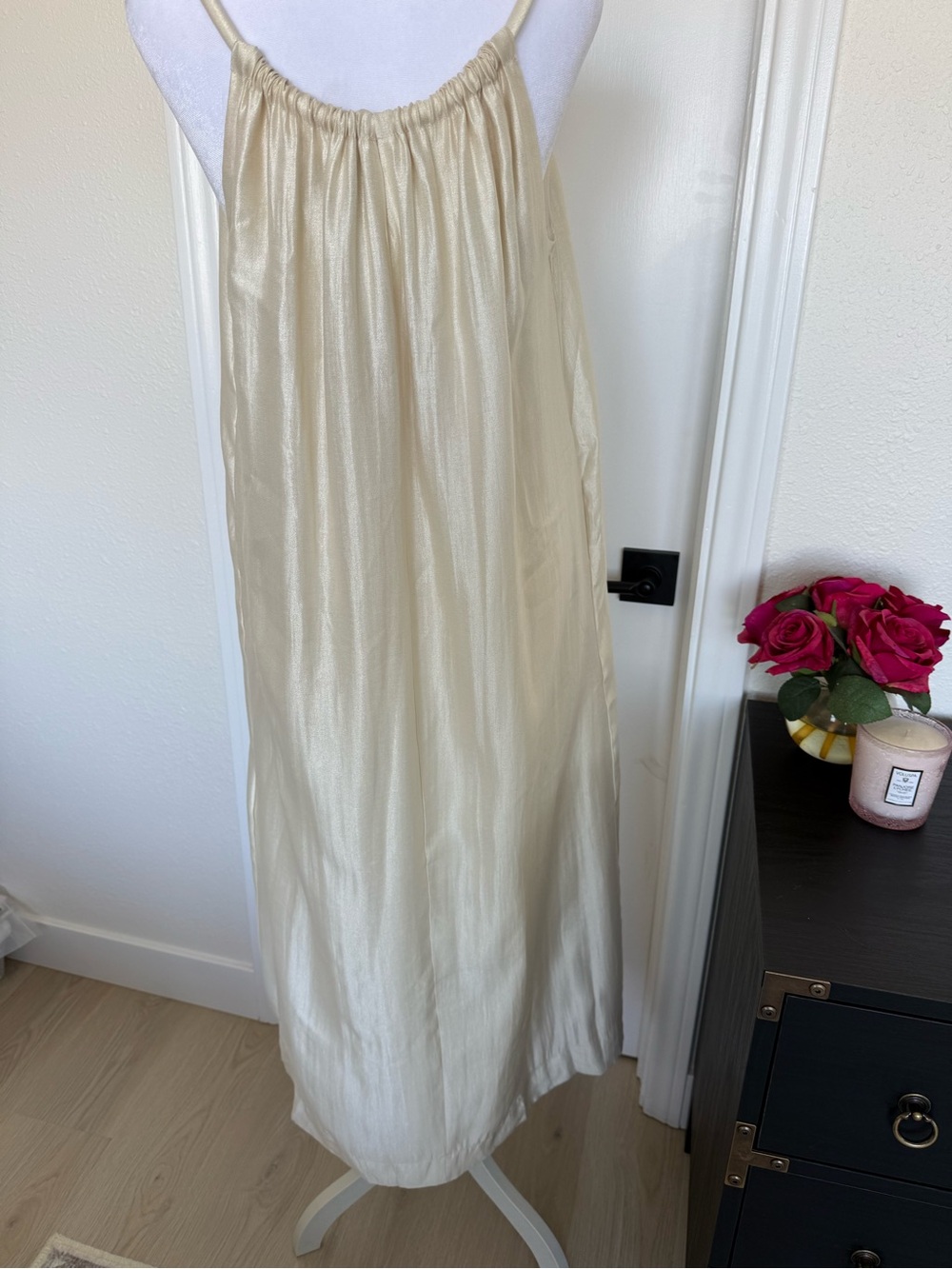 o.p.t Satin Crepe Cream Dress with Tie Neck & Pockets NWT Sz Sm - Picture 3 of 4